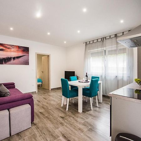 פודסטראנה Apartmani Brdar מראה חיצוני תמונה