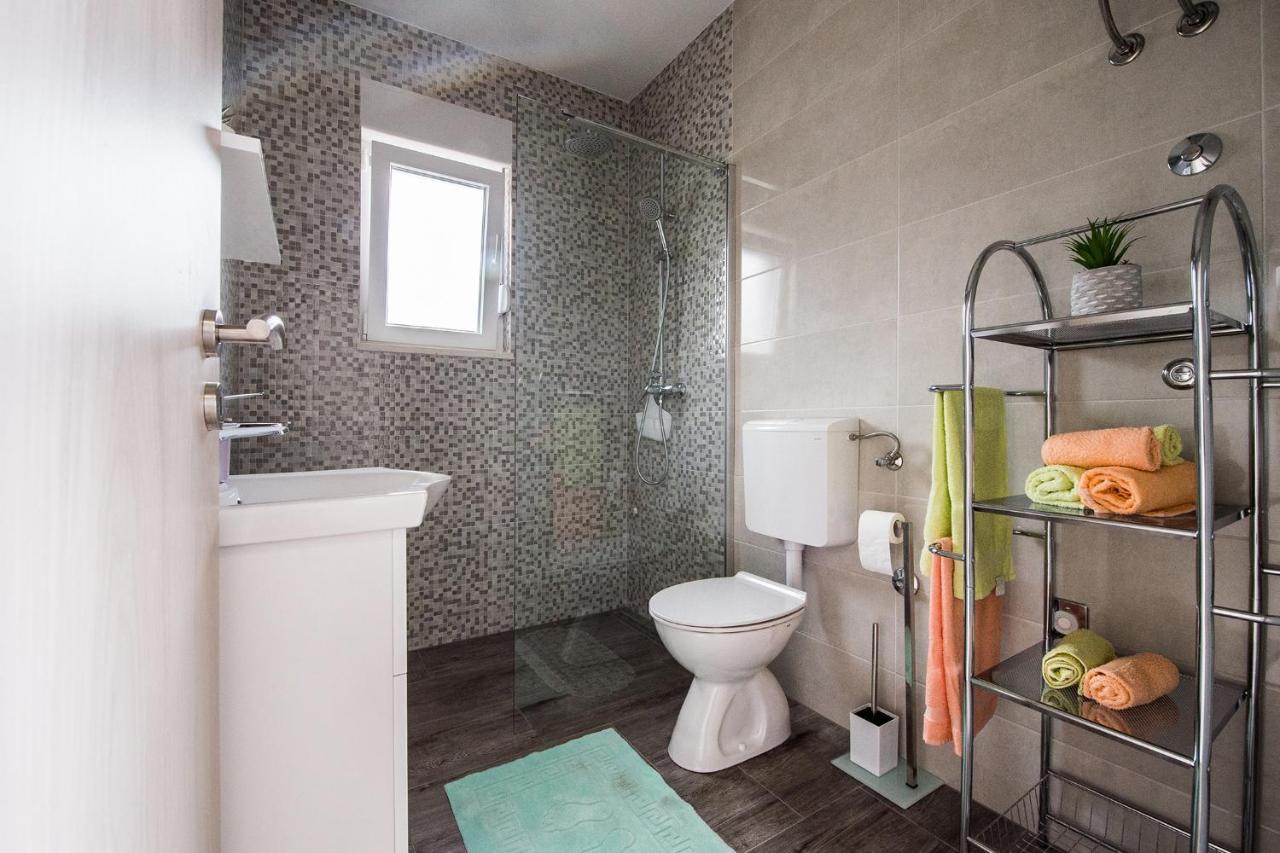 פודסטראנה Apartmani Brdar מראה חיצוני תמונה