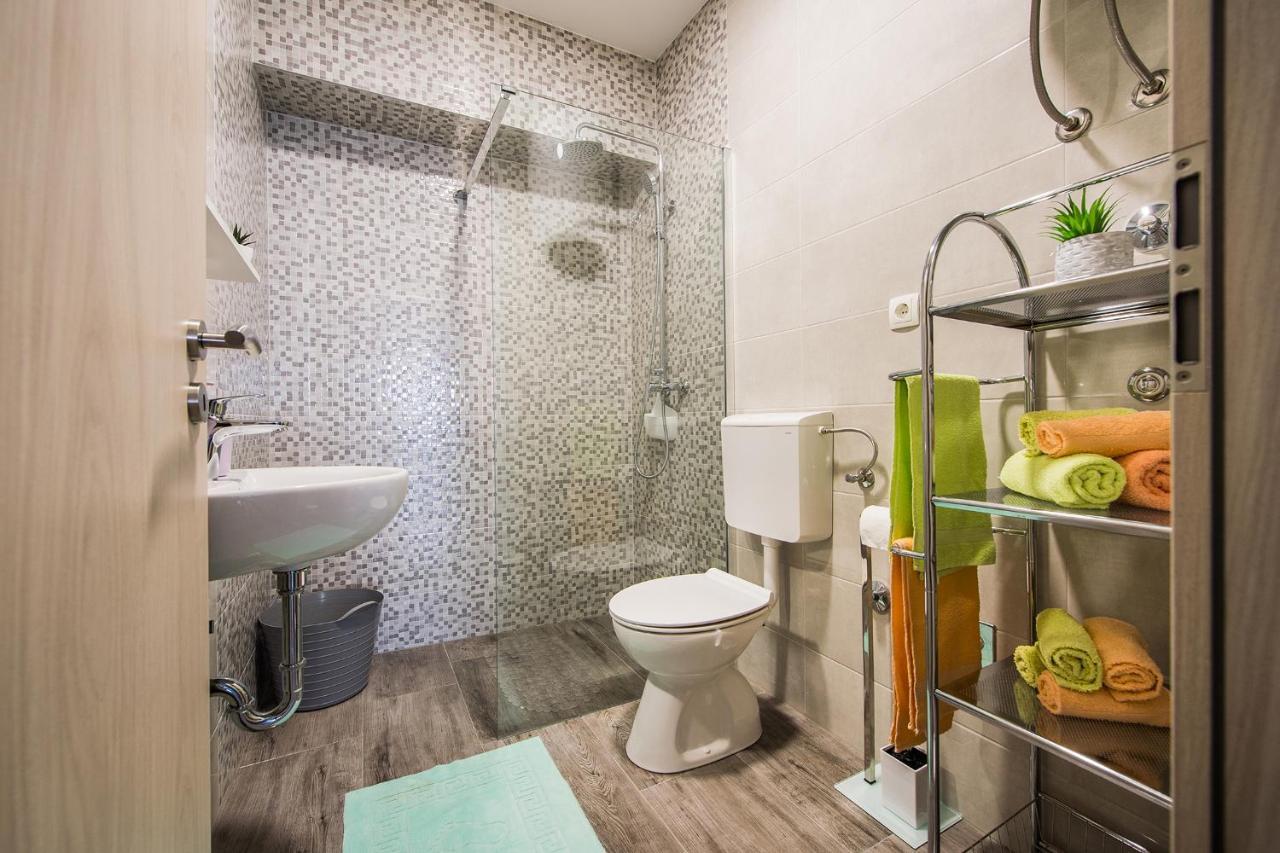 פודסטראנה Apartmani Brdar מראה חיצוני תמונה