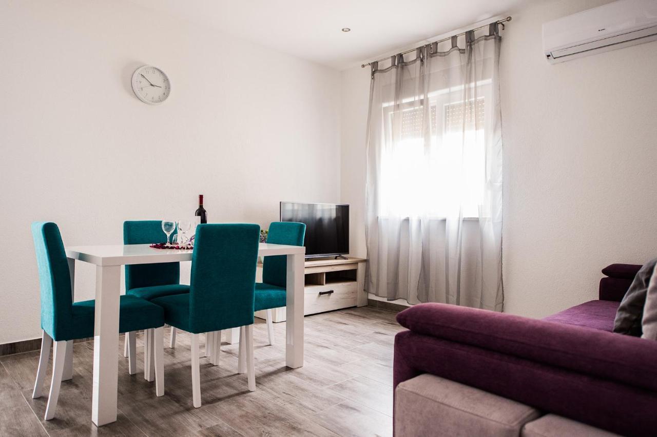 פודסטראנה Apartmani Brdar מראה חיצוני תמונה