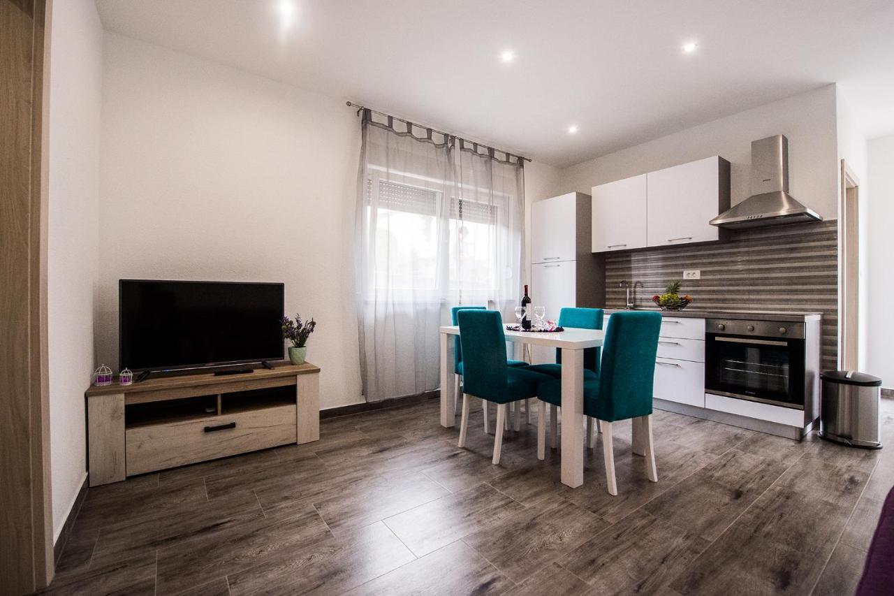 פודסטראנה Apartmani Brdar מראה חיצוני תמונה