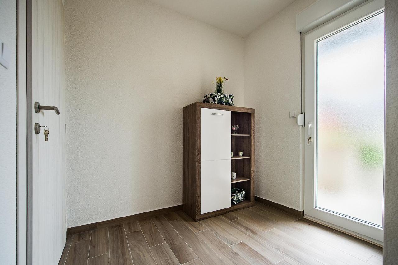 פודסטראנה Apartmani Brdar מראה חיצוני תמונה
