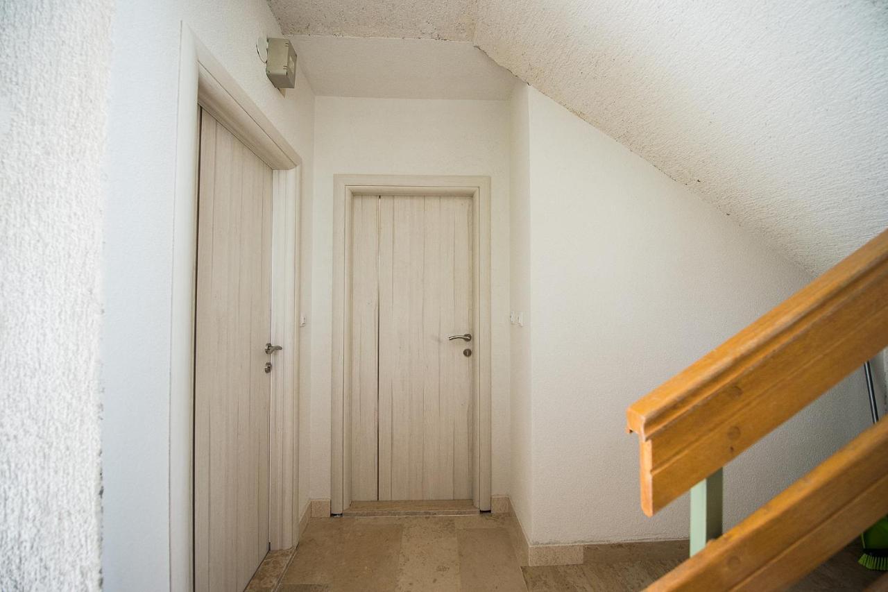 פודסטראנה Apartmani Brdar מראה חיצוני תמונה