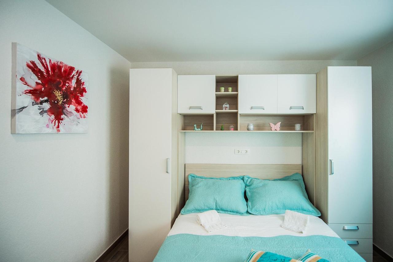 פודסטראנה Apartmani Brdar מראה חיצוני תמונה