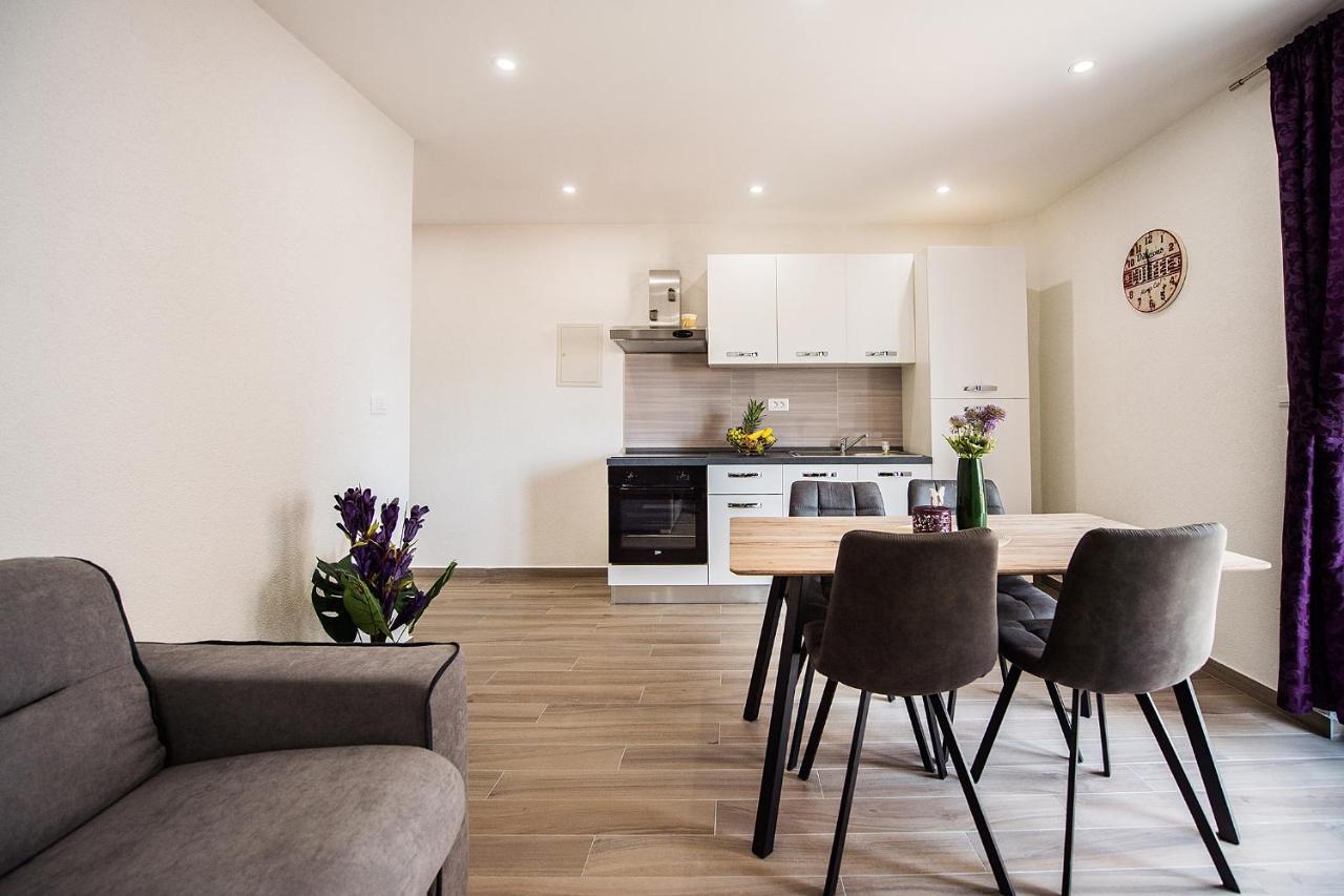 פודסטראנה Apartmani Brdar מראה חיצוני תמונה